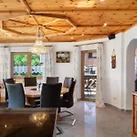 Lapislazuli Apartment
